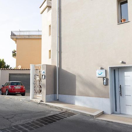 Perla Sul Mare Apartments Giardini Naxos Ngoại thất bức ảnh