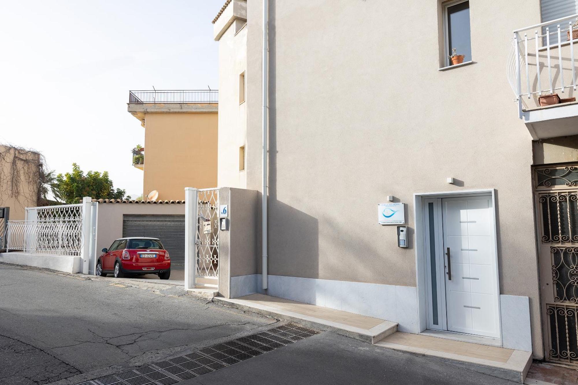 Perla Sul Mare Apartments Giardini Naxos Ngoại thất bức ảnh
