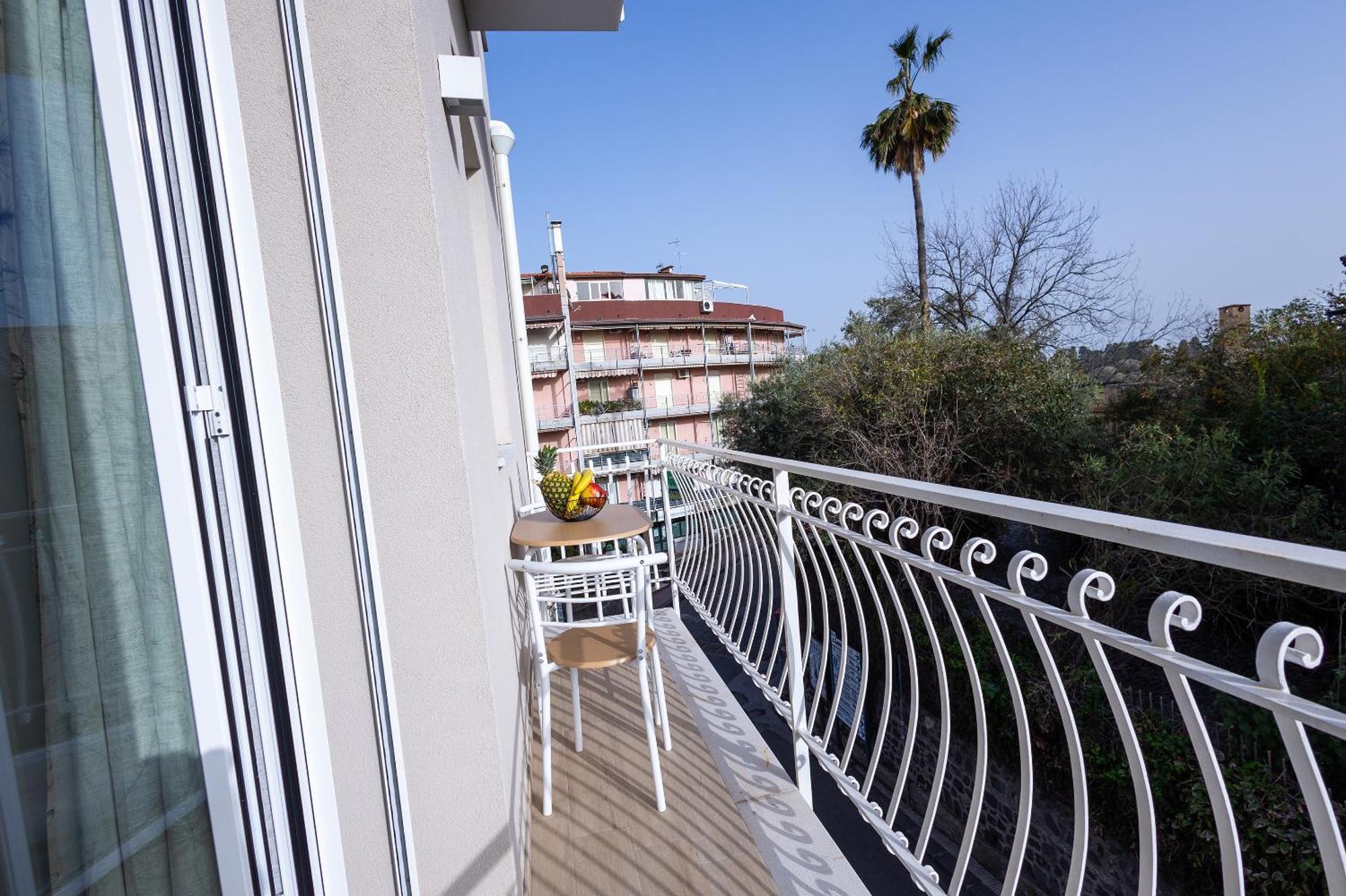 Perla Sul Mare Apartments Giardini Naxos Ngoại thất bức ảnh